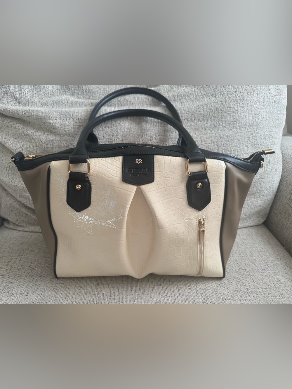 Gunas New York Bag